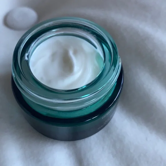 Eye moisturizer Revive